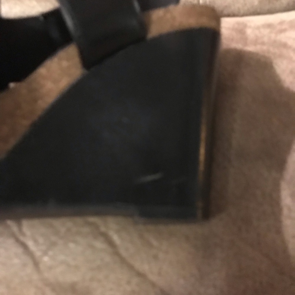 Shoes - Picture 5 of 5